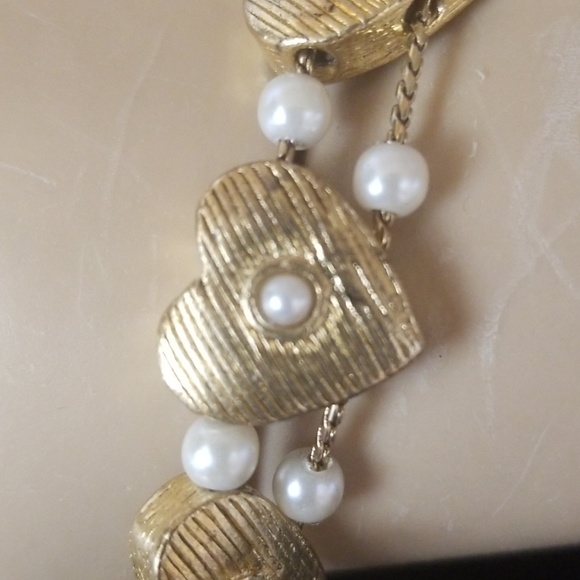 Vintage RARE Mid Century Heart Charm and Faux Pearl Slider Bracelet - Picture 8 of 9